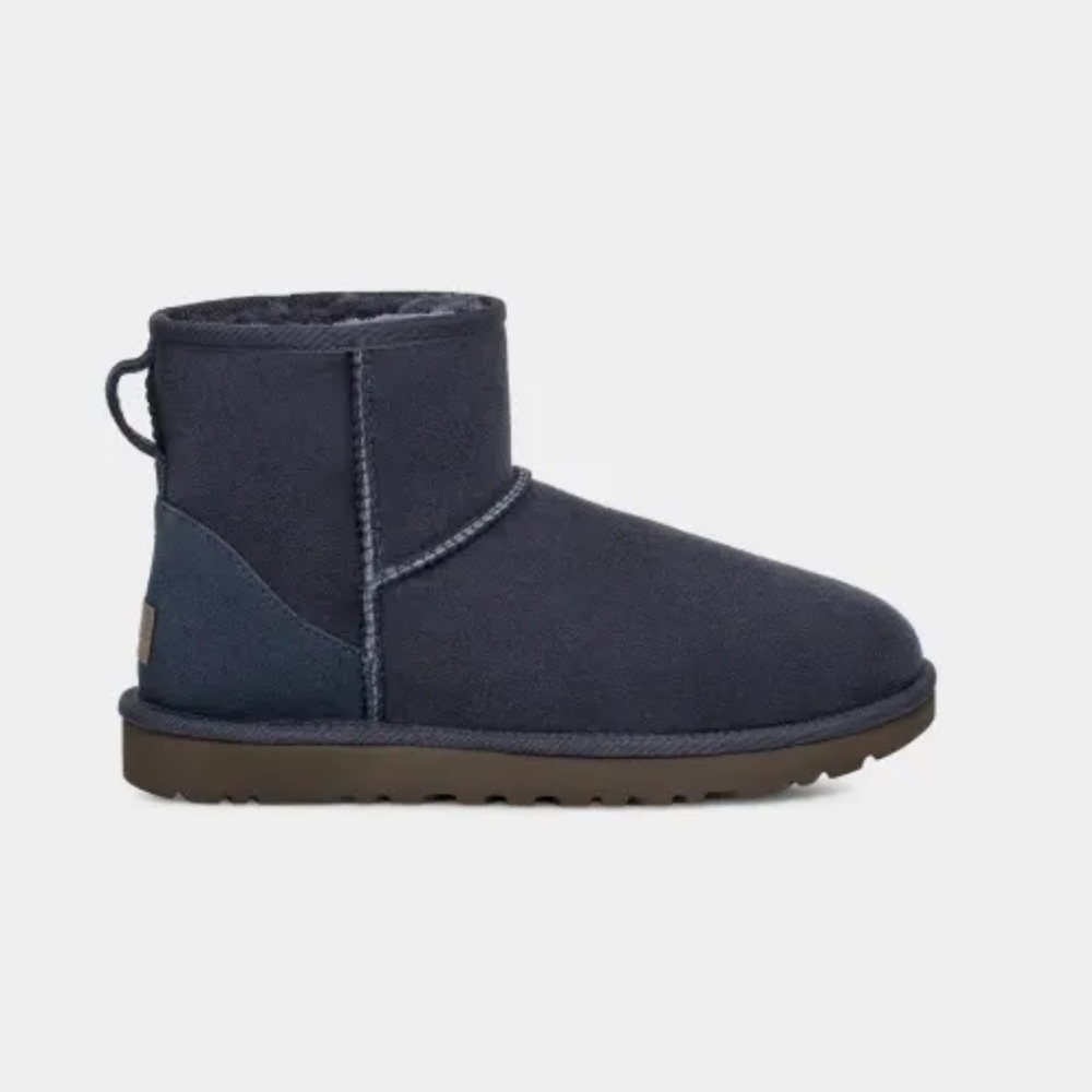 Navy Classic Mini II Boot Uggs size 8 women